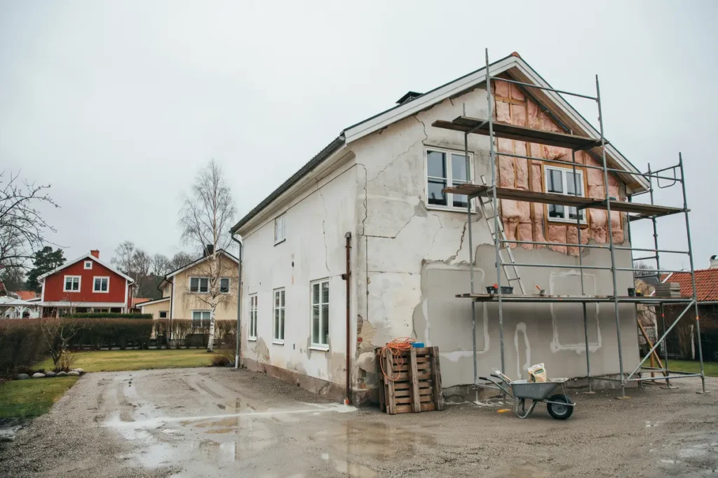 ge huset nytt liv med fasadbyte och renovering av putsfasad tecken l sningar och vad det kostar